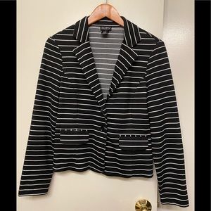 SOHO Apparel LTD. women’s black print blazer XL